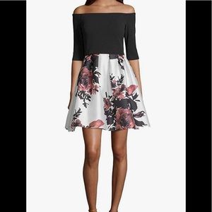 NWT Betsy & Adam Off-Shoulder Floral Mini. Size 4,Petite